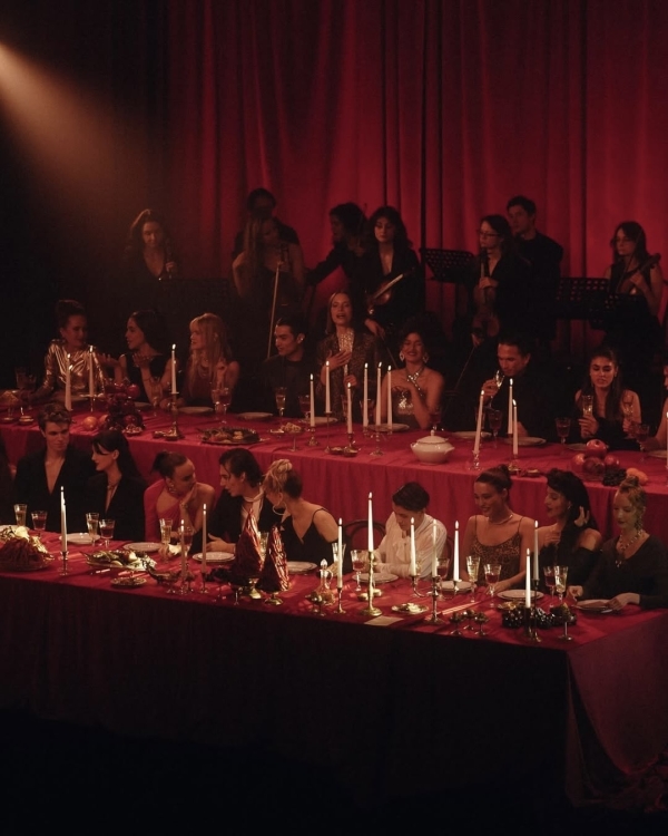 Trend: Colorful Tablecloths