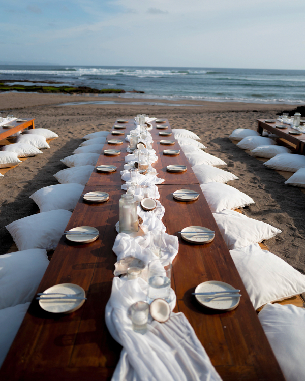 40 Creative Decor Ideas for a Tropical Wedding