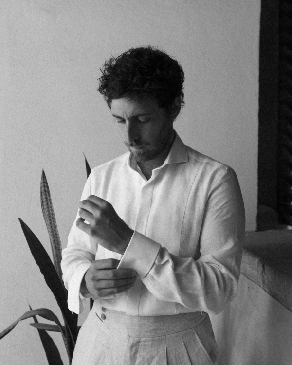 An Artistic Wedding Amongst a Breathtaking Quarry in Mallorca