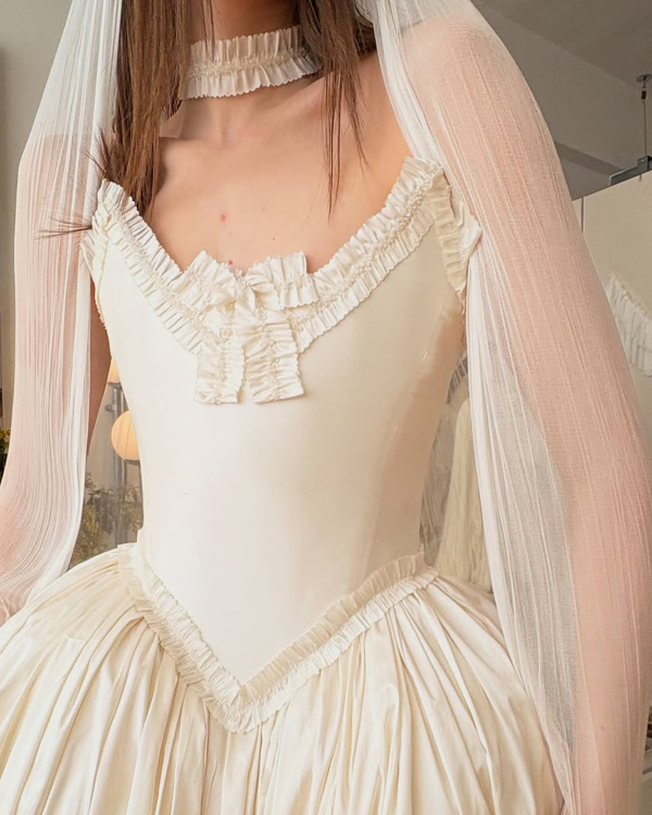 18 Chic Brands to Shop for Must-Have Bridal Accessories