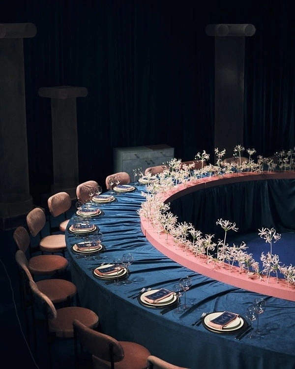 Trend: Colorful Tablecloths — photo 1