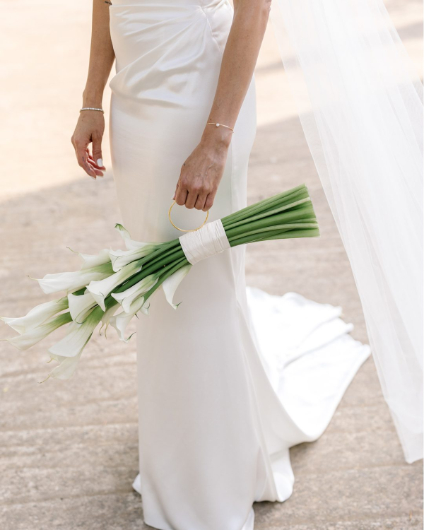 Trend: Clutch Bouquets