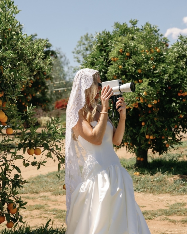 A Couple’s Guide to Wedding Photography Contracts: Image Rights, Timelines & Must-Knows