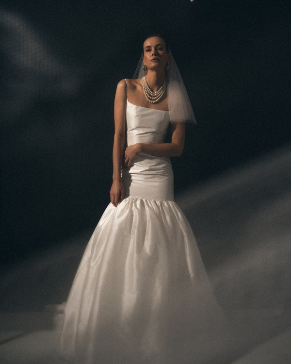 10 Ways to Style One Wedding Dress from Ceremony to Reception