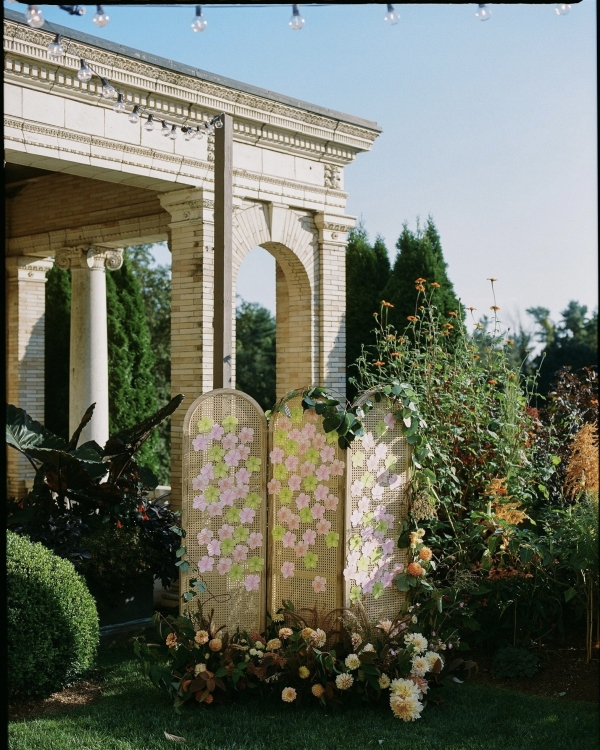 A Colorful & Relaxed Vintage Celebration in The Berkshires