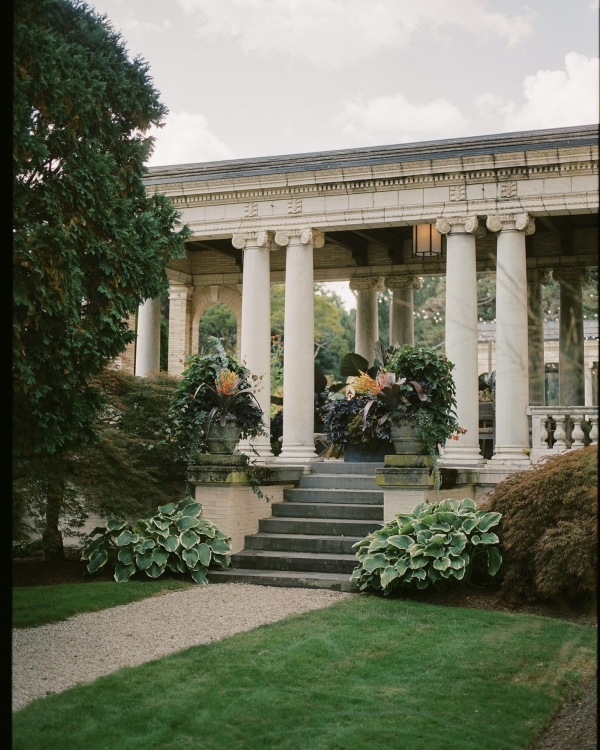 A Colorful & Relaxed Vintage Celebration in The Berkshires