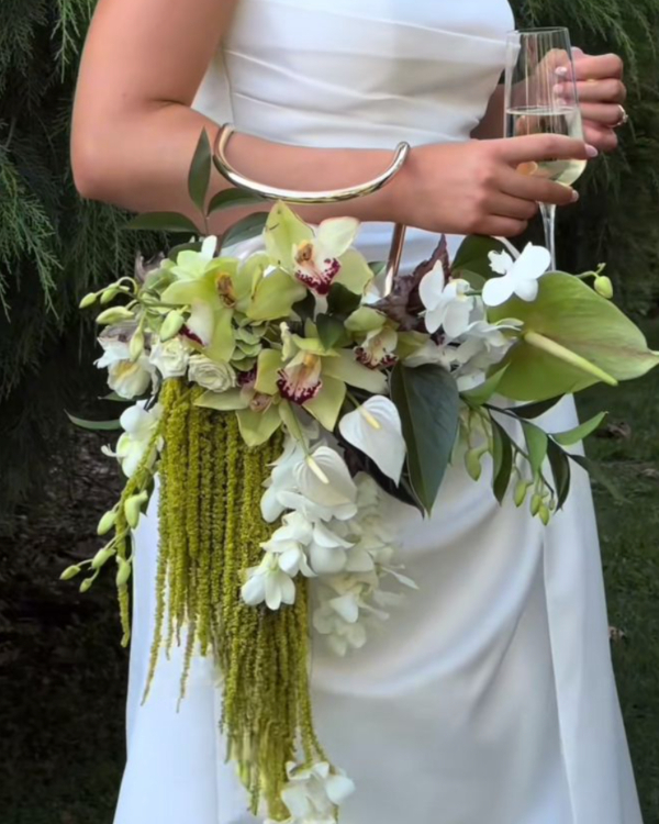 Trend: Clutch Bouquets