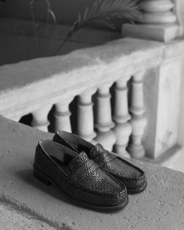 An Artistic Wedding Amongst a Breathtaking Quarry in Mallorca