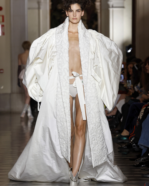 The Chicest Looks & Trends from the Spring '26 Bridal Collections