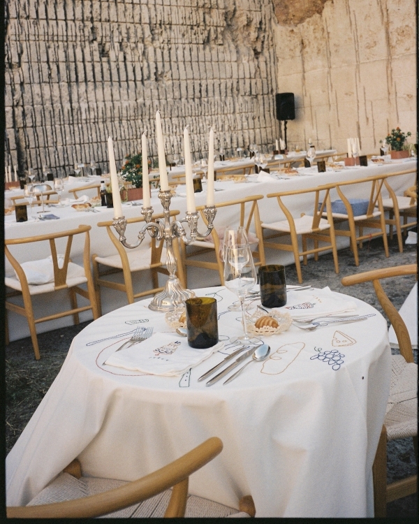 An Artistic Wedding Amongst a Breathtaking Quarry in Mallorca