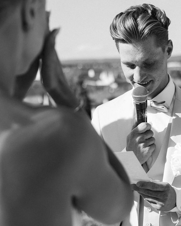 10 Must-Have Ceremony Photos According to Top Photographers