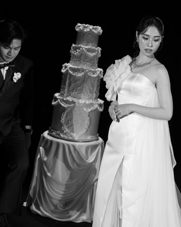 Inside a Lavish Red Custom-Built Wedding in Bangkok — photo 2