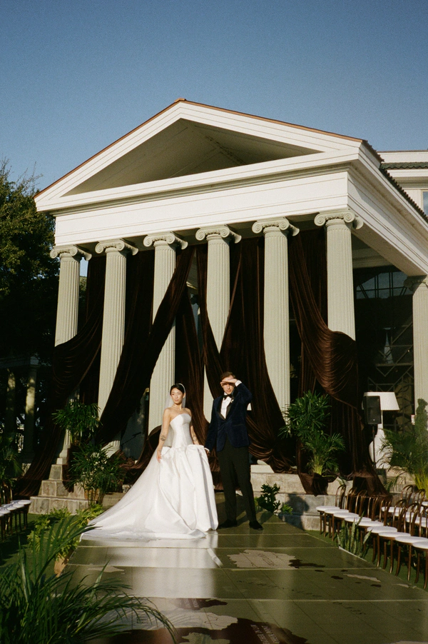 A Glamorous Art Deco Celebration Inspired by Vintage Travel at Gatsby Mansion — photo 1