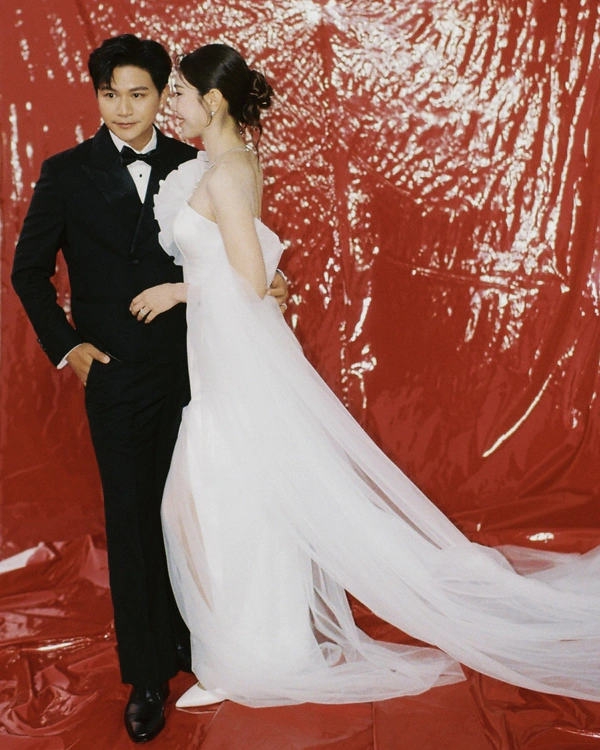 Inside a Lavish Red Custom-Built Wedding in Bangkok — photo 1