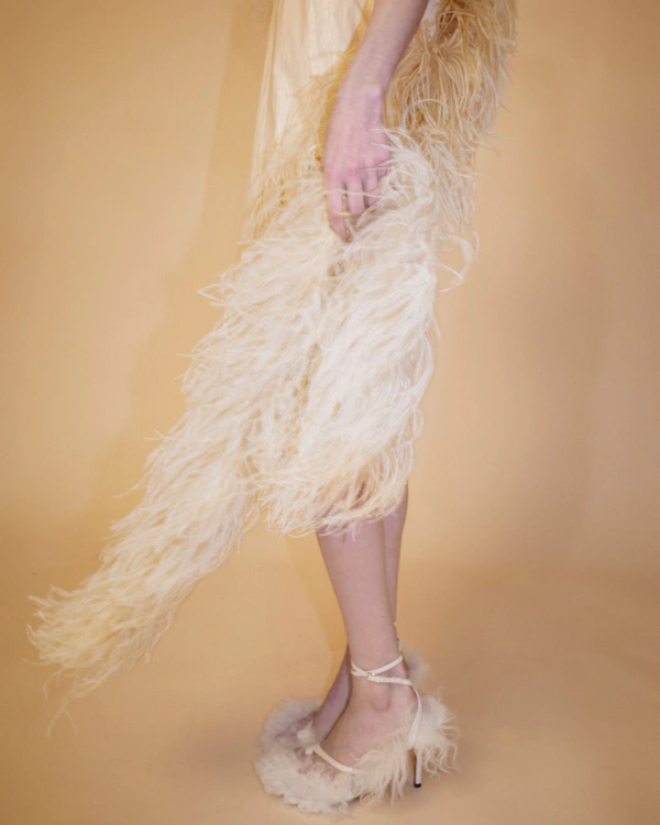 Fluffy Shoes for a Winter Wedding — photo 1