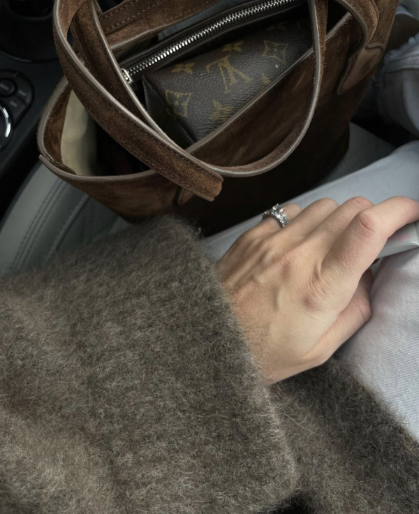 Why Suede Handbags Trend Will Live On in 2024 | Best, Luxury Suede Bags for Womans