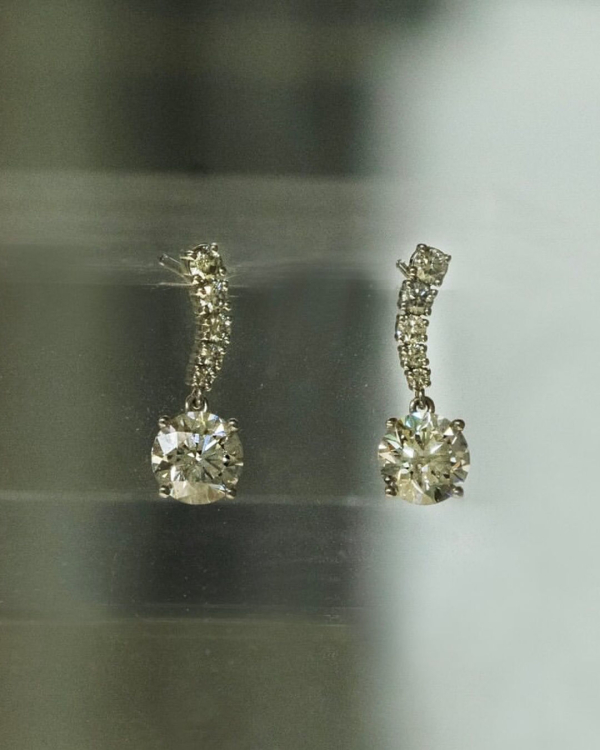 25 Elegant Fine Jewelry Earrings for Brides