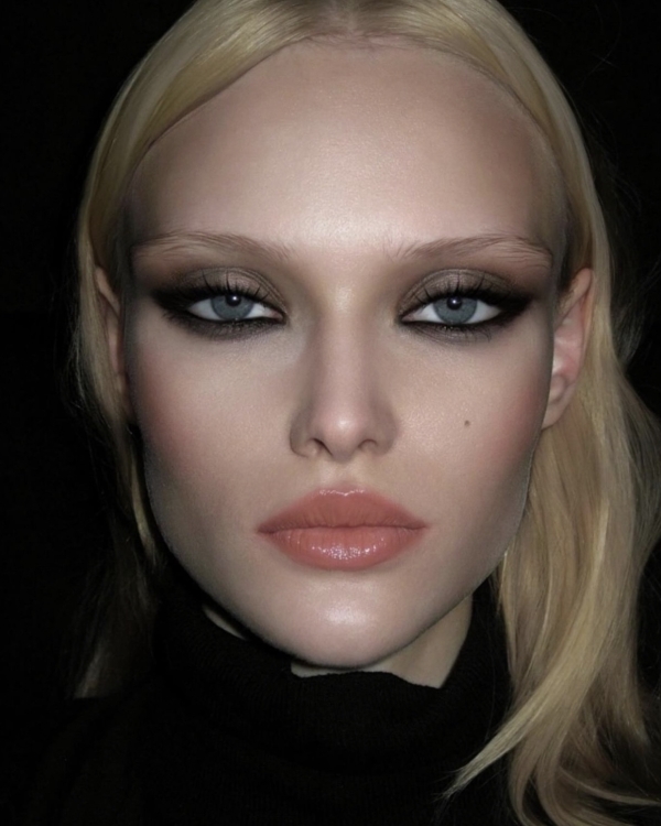 6 Eye-Catching Makeup Looks to Try for New Year’s Eve 2025