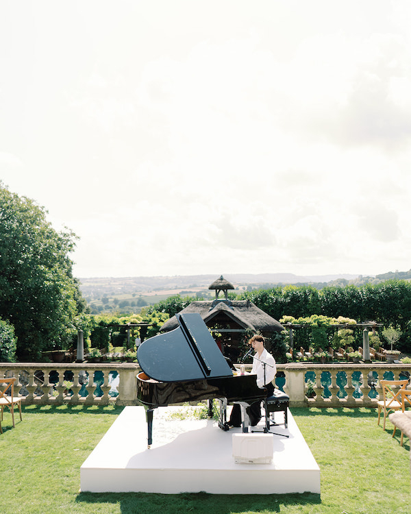 An Enchanting Manor Wedding in the English Countryside