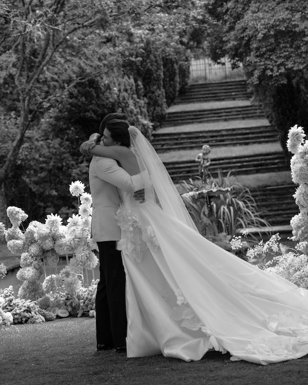 A Colorful Wedding Amongst the Costwolds Countryside