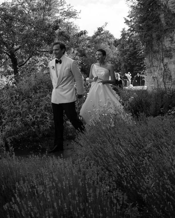 A Colorful Wedding Amongst the Costwolds Countryside