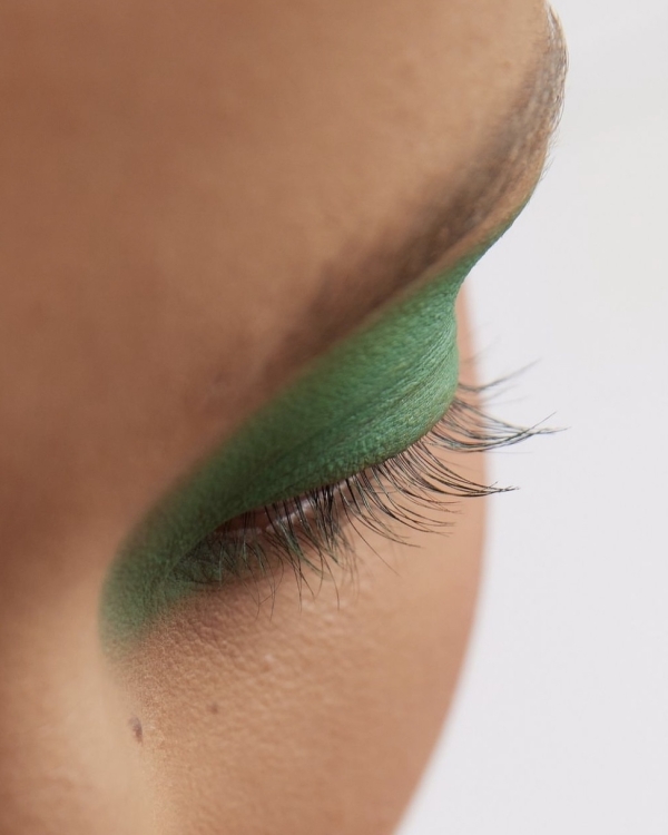 6 Eye-Catching Makeup Looks to Try for New Year’s Eve 2025