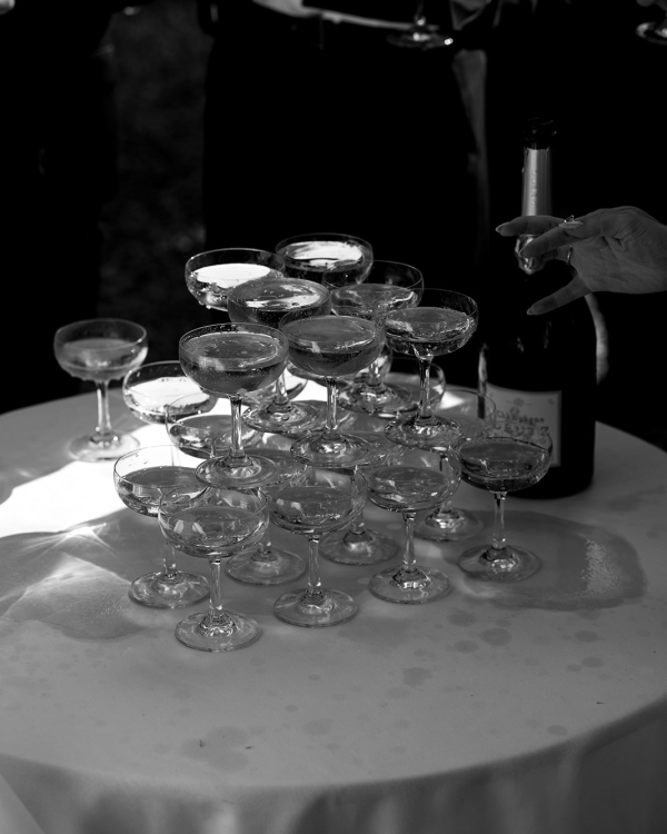 A Colorful Wedding Amongst the Costwolds Countryside