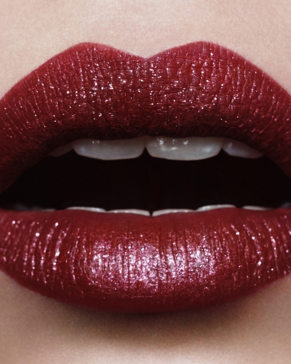 6 Eye-Catching Makeup Looks to Try for New Year’s Eve 2025