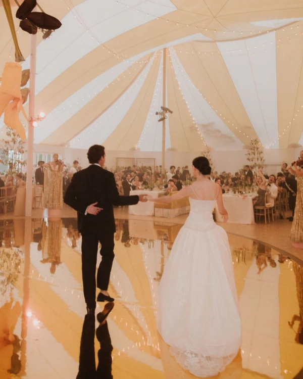 7 Creative Ways to Add Stripes to Your Wedding Decor — photo 2