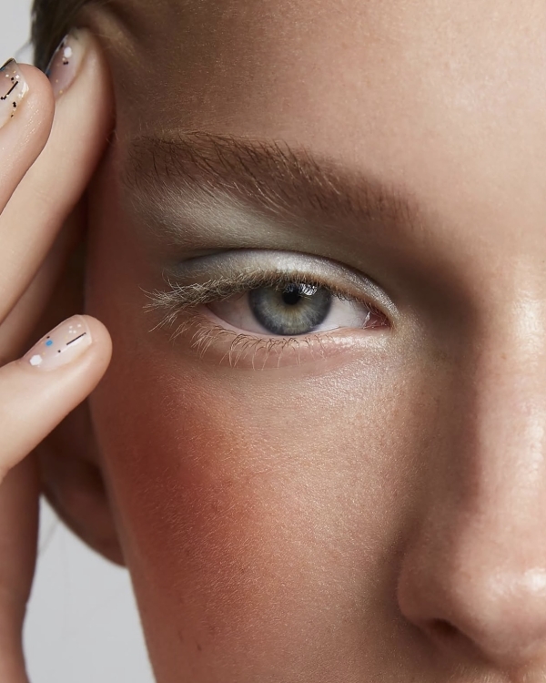 6 Eye-Catching Makeup Looks to Try for New Year’s Eve 2025