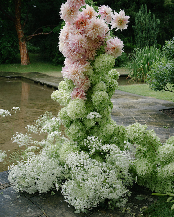 A Colorful Wedding Amongst the Costwolds Countryside