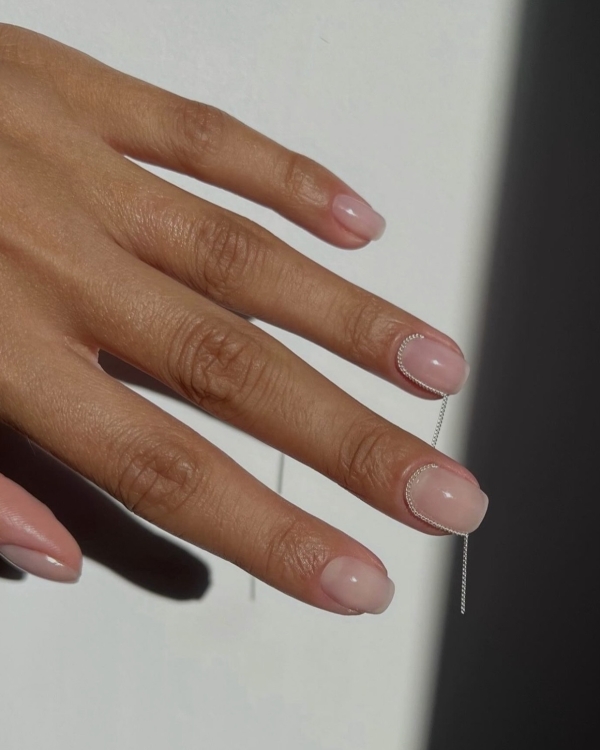 30 Nail Designs to Try This Holiday Season