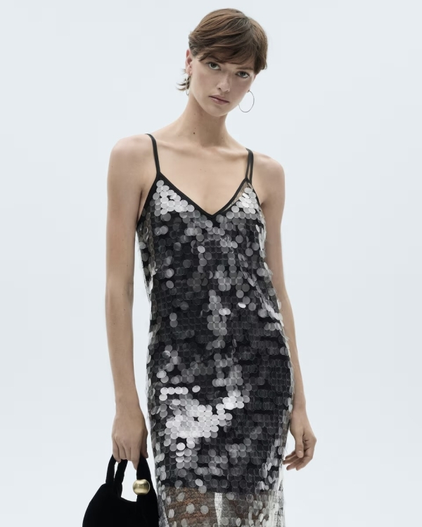 20 Dazzling New Year’s Eve Dresses