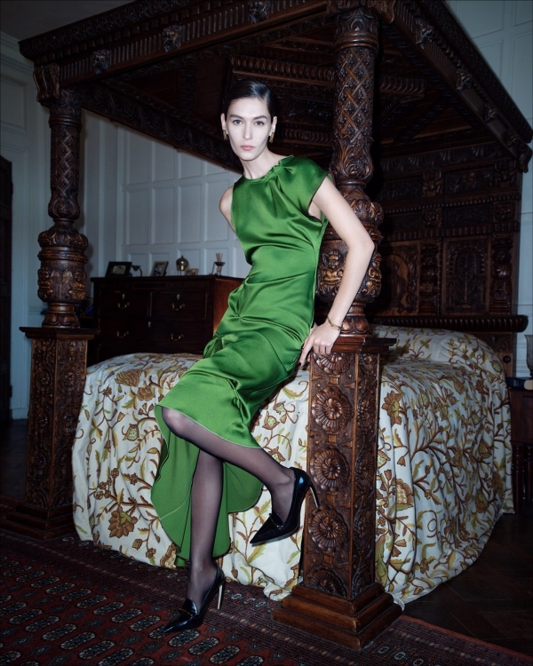 40 Standout Christmas Party Outfits for 2024 | Trendy Xmas Party Looks for Women