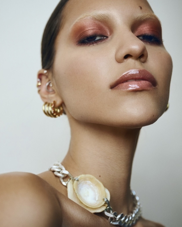 6 Eye-Catching Makeup Looks to Try for New Year’s Eve 2025