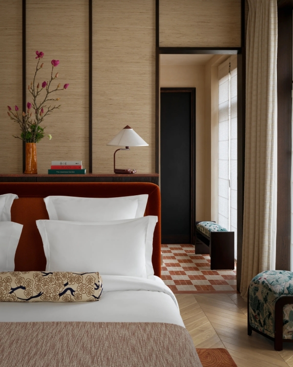 10 Romantic New Hotels in Paris View