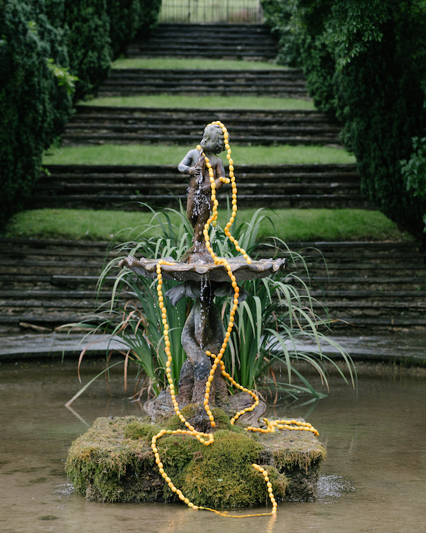 A Colorful Wedding Amongst the Costwolds Countryside