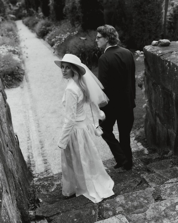 The Wedding Wardrobe Unpacked: Pros & Cons