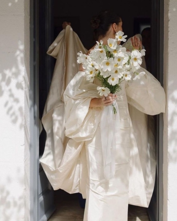 Should Bridesmaids Pay for Their Expenses?