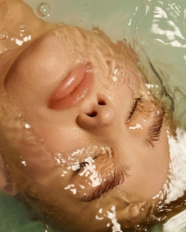 6 Tips to Keep Your Skin Hydrated and Glowing This Winter