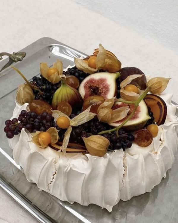 10 Major Wedding Cake Trends for 2025