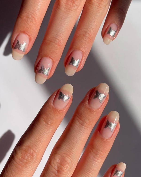 30 Nail Designs to Try This Holiday Season