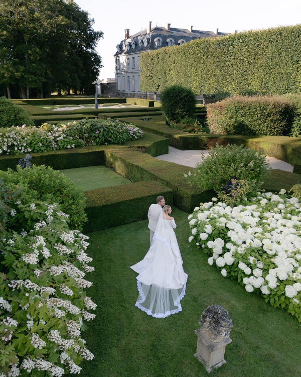 15 Awe-Inspiring Garden Wedding Venues Around the World
