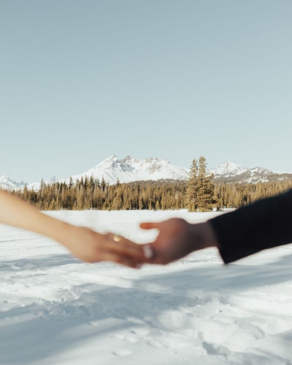7 Must-Know Tips for a Memorable Holiday Proposal