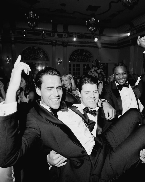 10 Things You Should Never Do at a Wedding