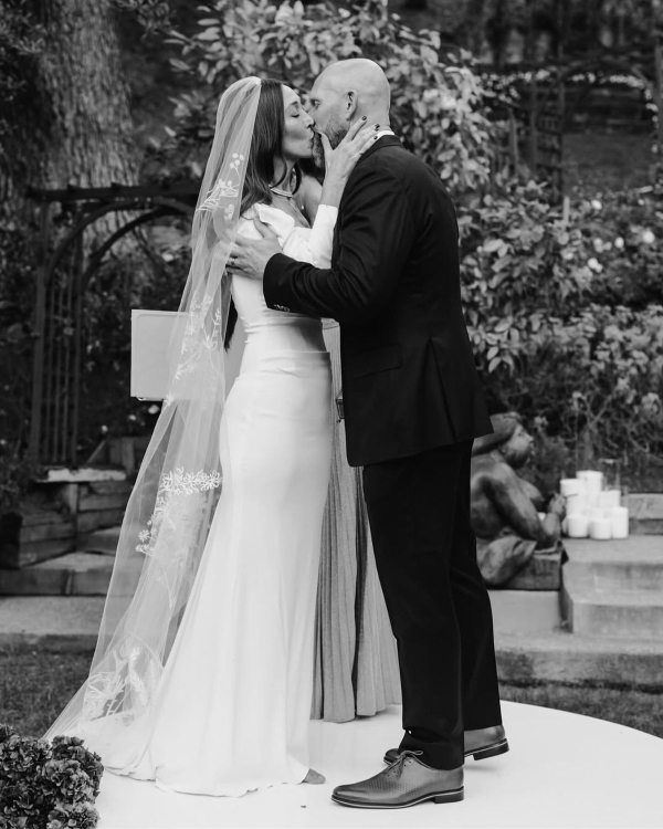 16 Best Wedding Photographers in Canada | Canadian Professional Photography | TOP Luxury Bridal Photographers