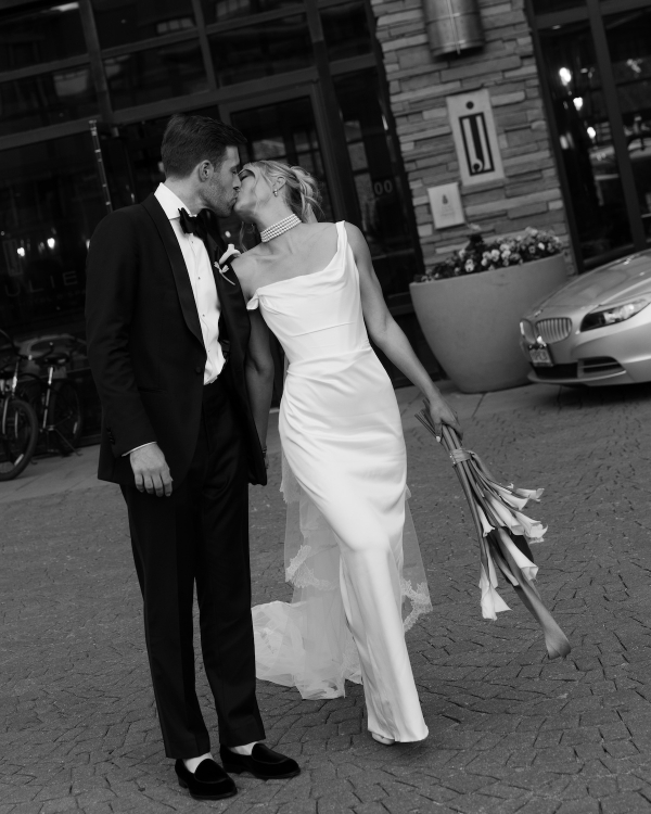 A Chic Buttercream Garden Wedding in Boulder, Colorado