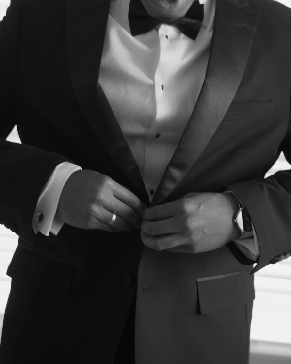 A Romantic Garden Wedding with Whimsical Foraged Blooms & Berries