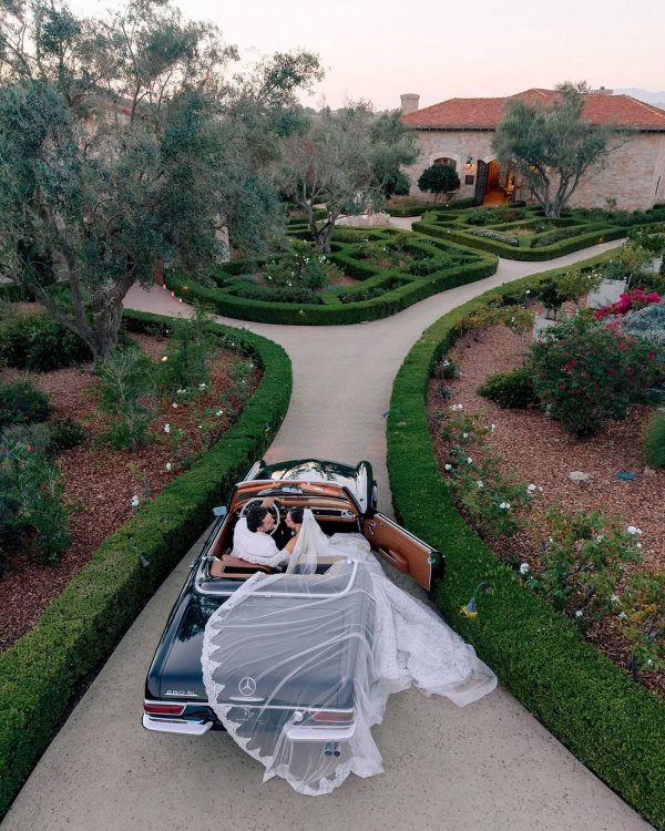 A Look Inside Influencer Jourdan Sloane’s Stylish Mountaintop Wedding