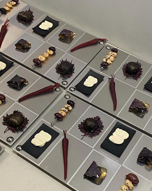 45 Creative Ways to Style and Display Food at Your Wedding